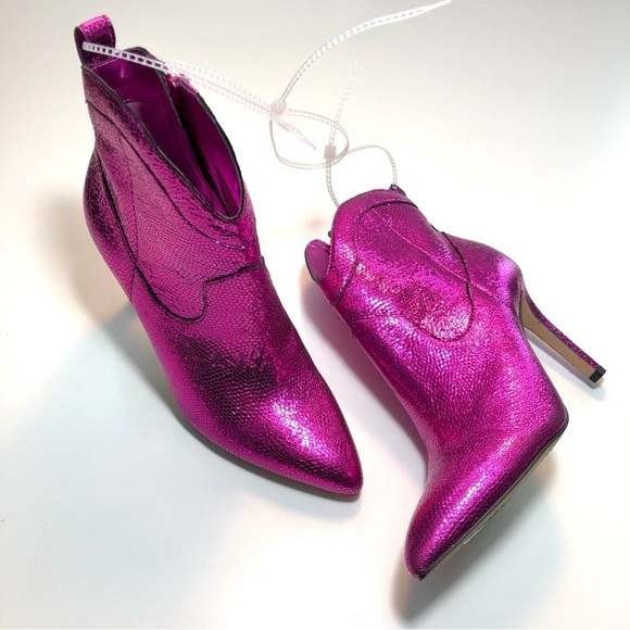 NEW Gianni Bini Ezlee Pink Snake Embossed Western Stiletto Heel Booties size 5 - Picture 1 of 16